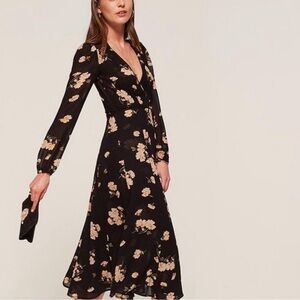 Reformation Chelsea Wrap dress Size Small